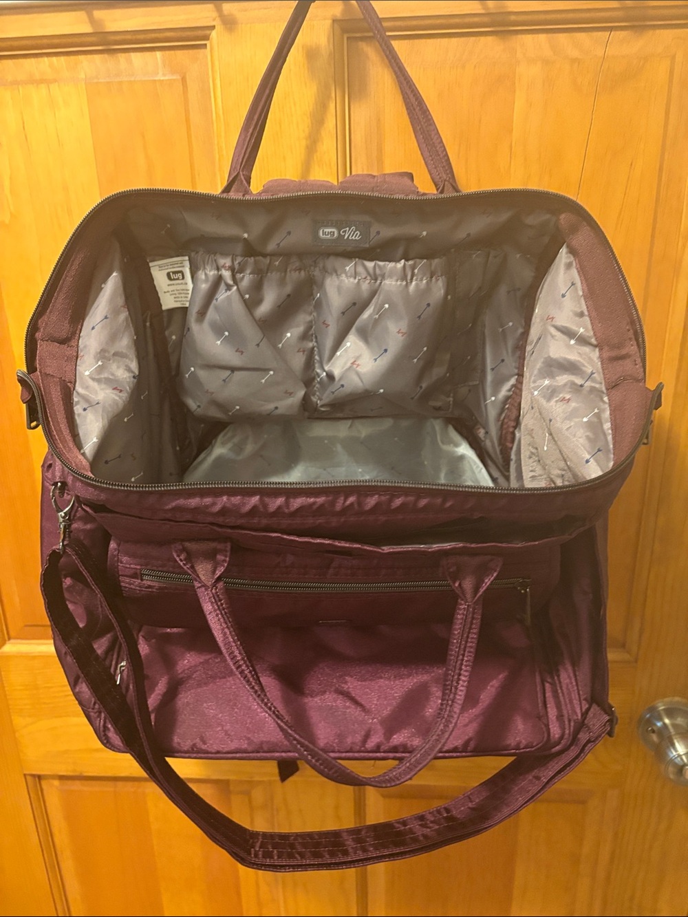 Lug Via Travel Tote with Multiple Zippered Front Pockets. Dual tote/backpack - Picture 5 of 8